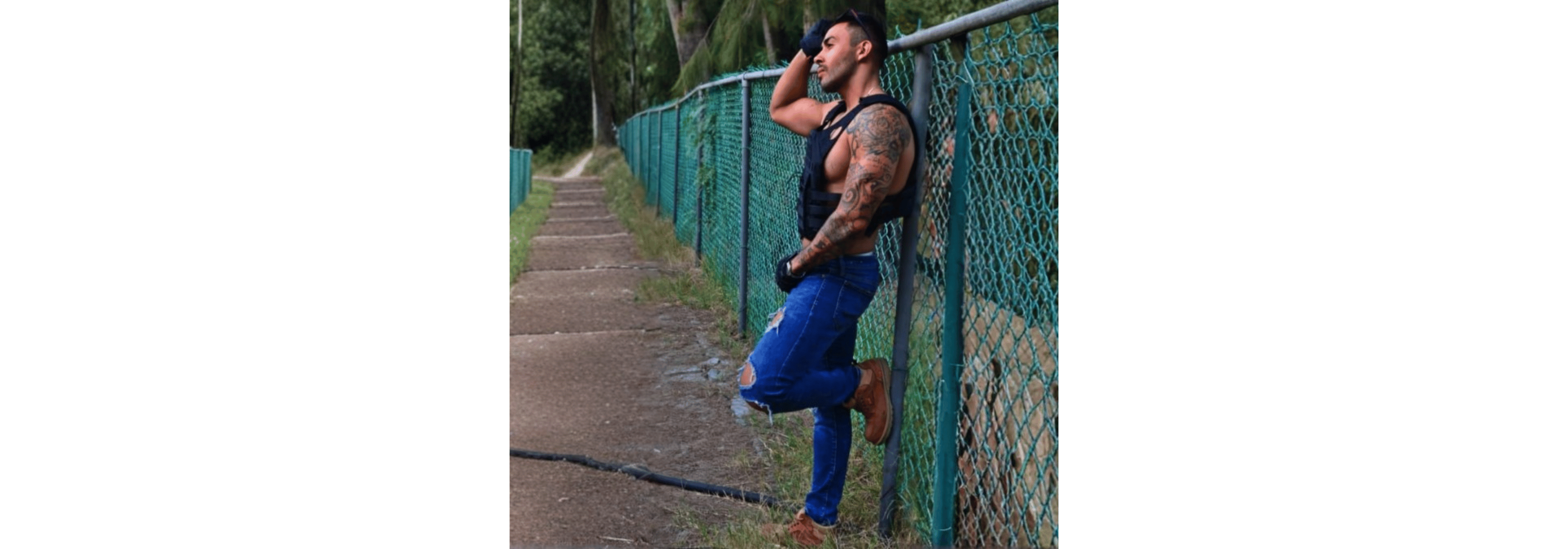 Brandon, striper de Jugueteando animando al público (foto 4)