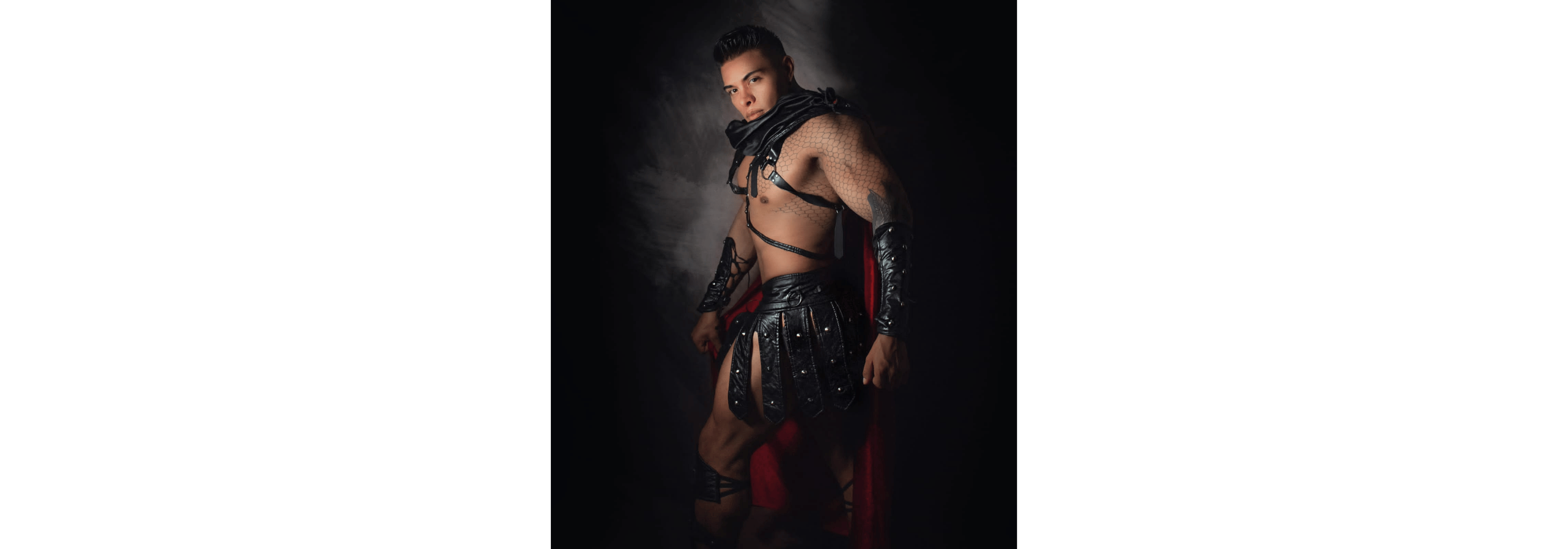 Vyron, striper de Jugueteando en show grupal para adultos (foto 2)