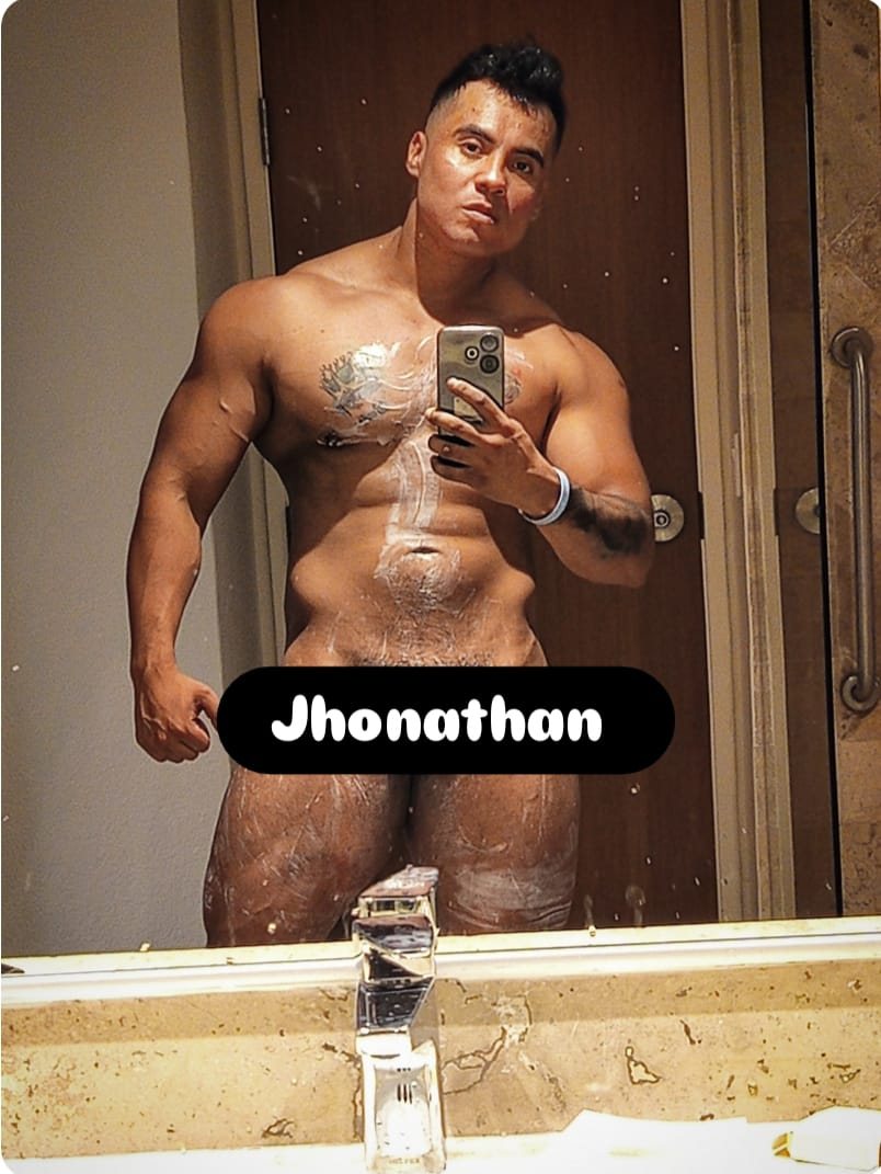 Bailarín del elenco Jugueteando con coreografía