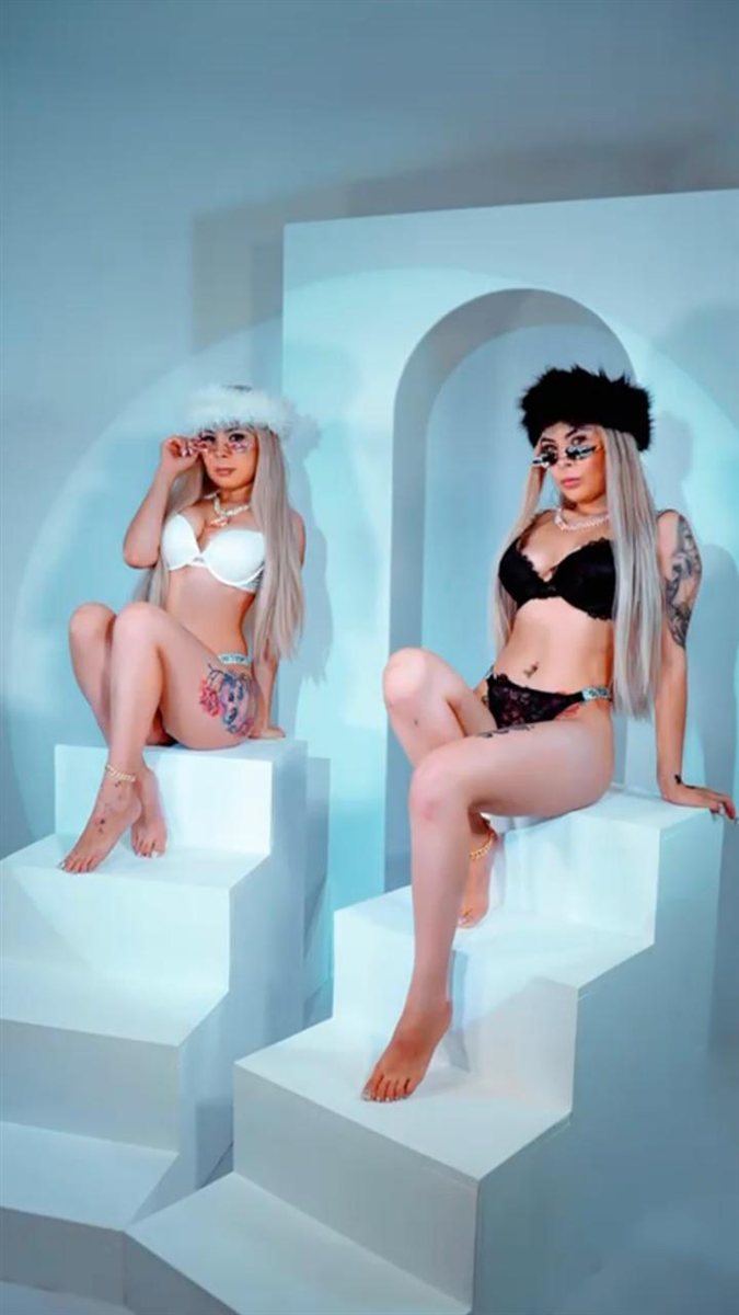 Stripper del elenco Jugueteando para grupos mixtos